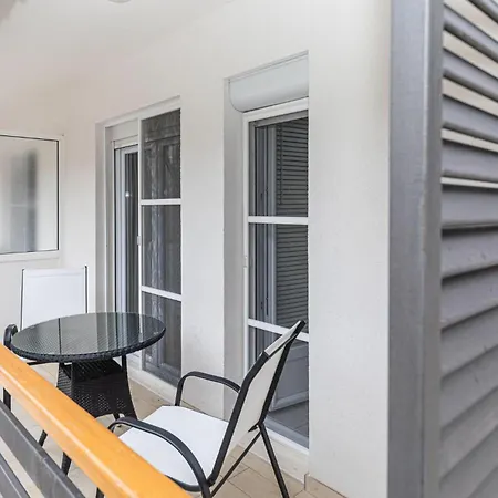 Appartement Lovely In With Wifi Klek