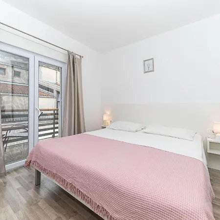 Appartamento Lovely In With Wifi Klek